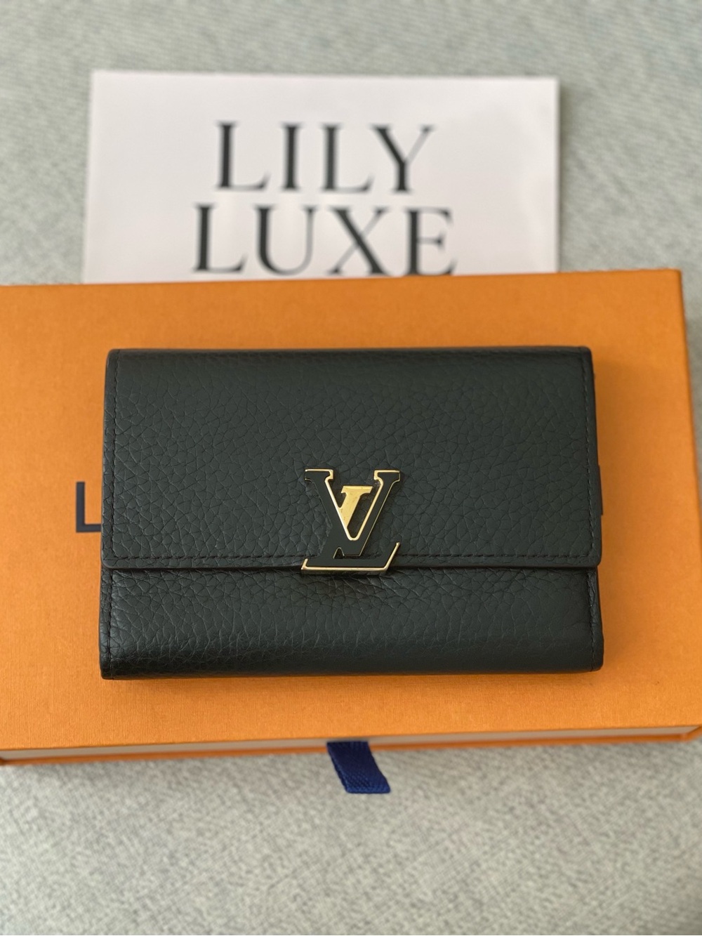 Louis Vuitton Black - Pink Rose Capucines compact wallet